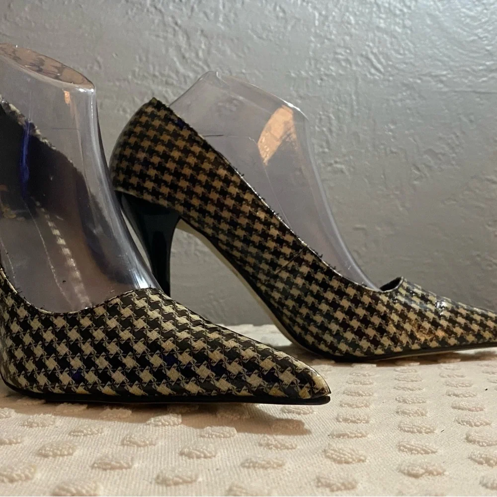 Dollhouse Heel-PEELING ON THE INSIDE PRICED REFLECTS THIS-AS IS SALE - Picture 7 of 9